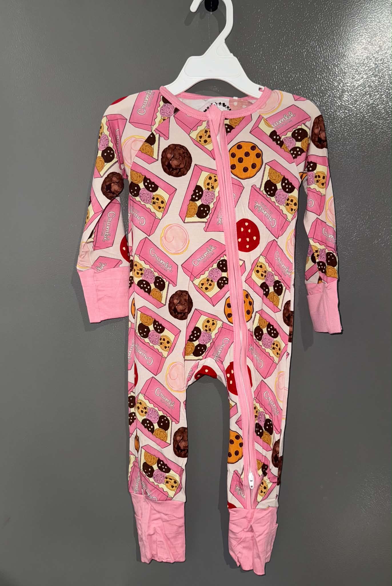 Cookies that Crumbl - Long Sleeve Zippy